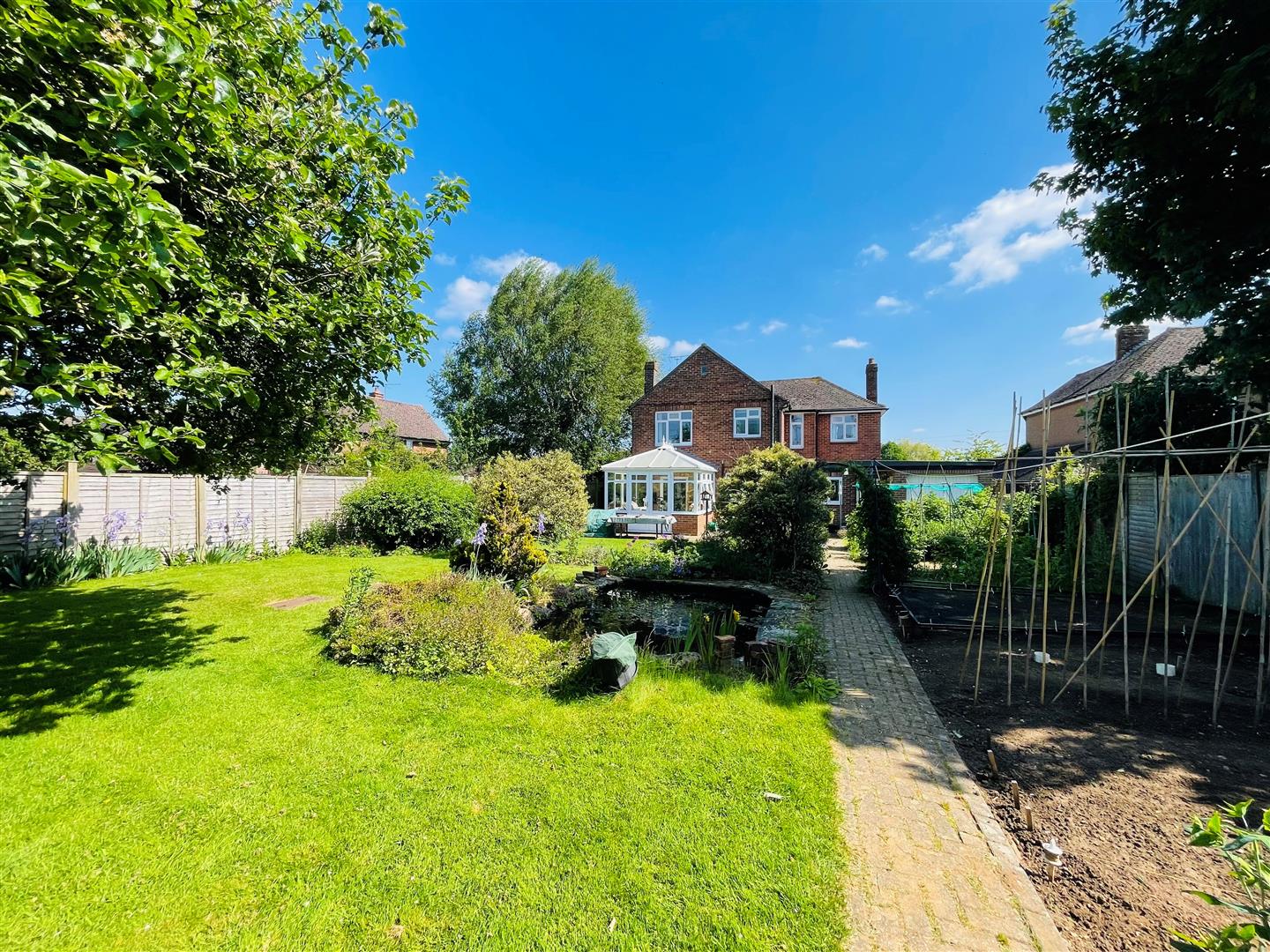 Beanacre, Melksham Lock and Key